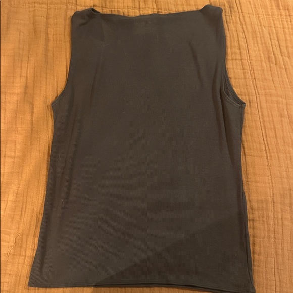 Abercrombie & Fitch Dark Brown Ribbed Slash Top - Picture 3 of 3